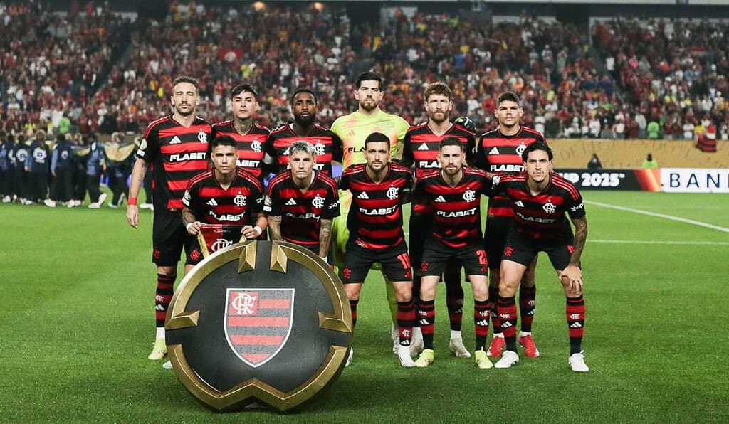 Flamengo gastó, en un solo mercado de fichajes, lo mismo que ingresaron los tres equipos más importantes en Colombia en todo 2024