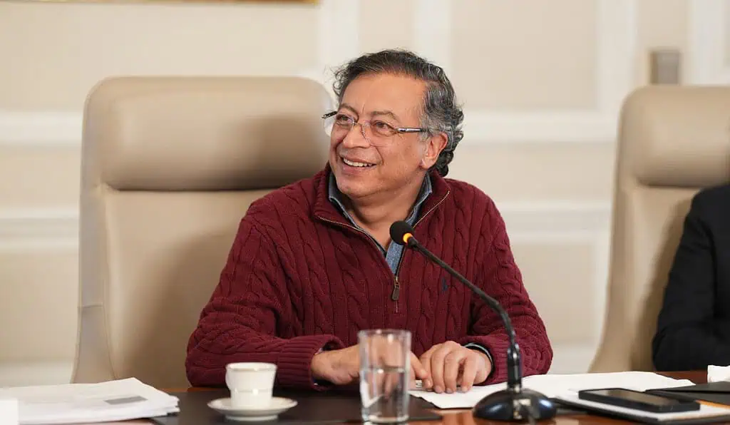 ¿Nuevo "sacudón fiscal"? reforma tributaria de Petro genera incertidumbre económica Gobierno Petro revive impuestos de la emergencia económica