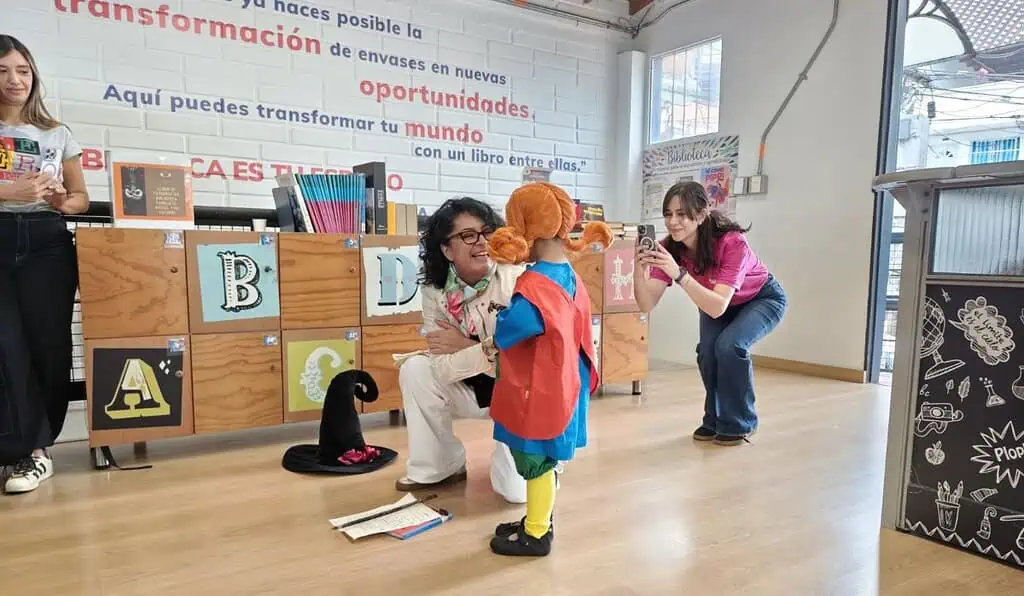 Fundación Grupo Familia y aliados lanzan iniciativas en bibliotecas para recicladores de Medellín Iniciativa Fundación Grupo Famlia