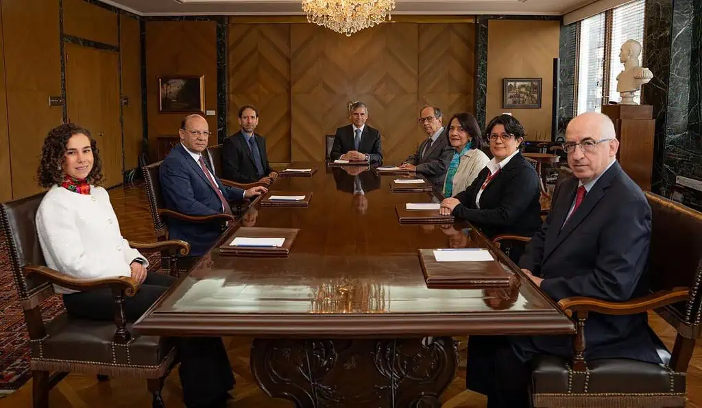 Minutas del BanRep confirman necesidad de seguir aumentando tasas: ministro Ávila no firmó el documento tasas
