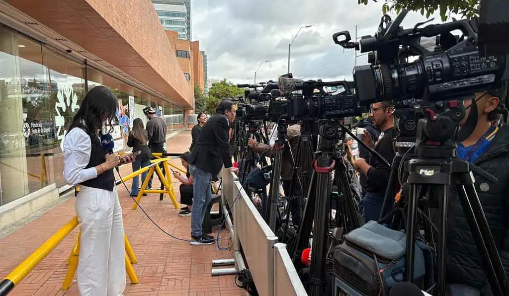 CRC se echa para atrás y retira solicitud de información a los canales de televisión de Colombia CRC se echa para atrás y retira solicitud de información a los canales de televisión de Colombia