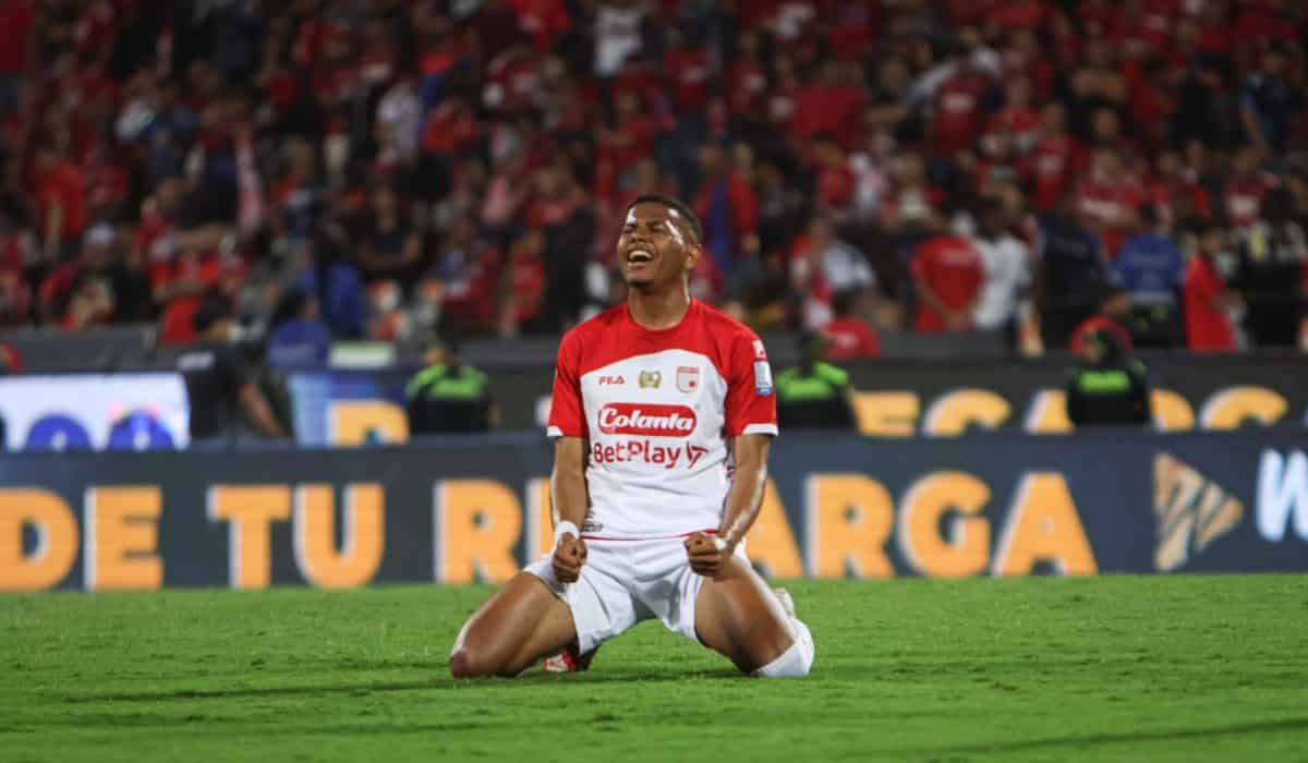 A Independiente Santa Fe no le habrían pagado importante suma de dinero:  Esto dicen desde Paraguay, image size:1200x700