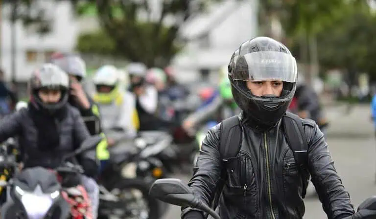 precios de las motos y carros en Colombia