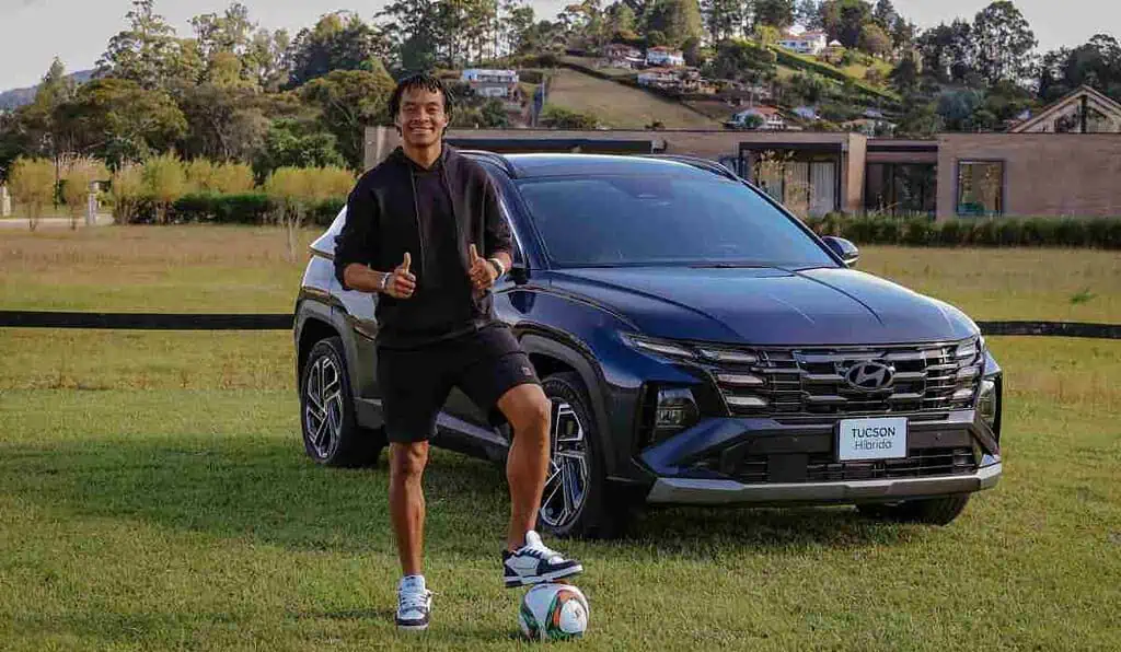 Hyundai lanzó nueva alianza con Juan Guillermo Cuadrado: Nuevo vehículo estará exento de pico y placa Nueva alianza entre Hyundai y Juan Guillermo Cuadrado