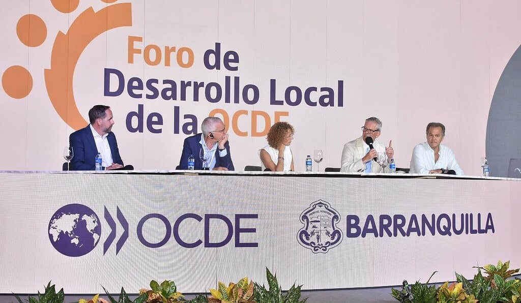 De derecha a izquierda: Juan Manuel Rojas, presidente de Promigas