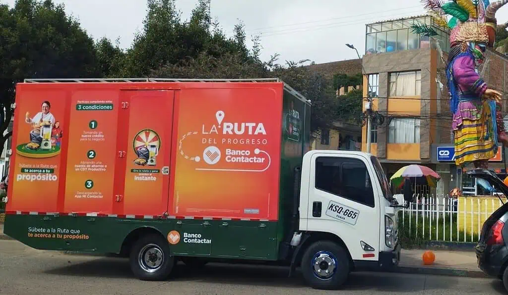 Banco Contactar creó “ruta” para ofrecer educación financiera: pasará por estas ciudades Oficina móvil del Banco Contactar