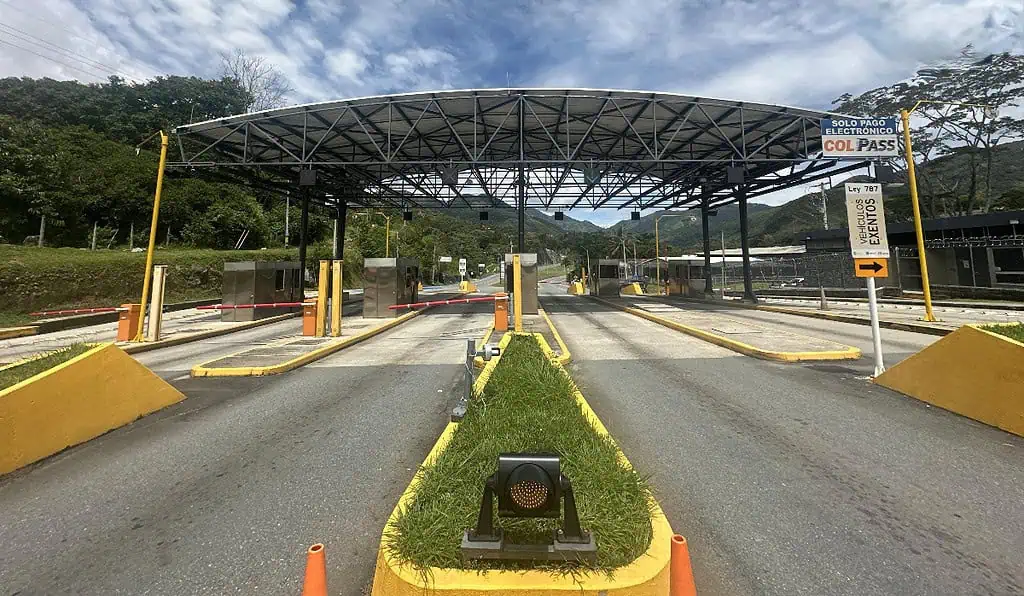 Gobierno confirma incremento progresivo de tarifas en dos peajes clave de Antioquia Peaje de Puerto Berrío
