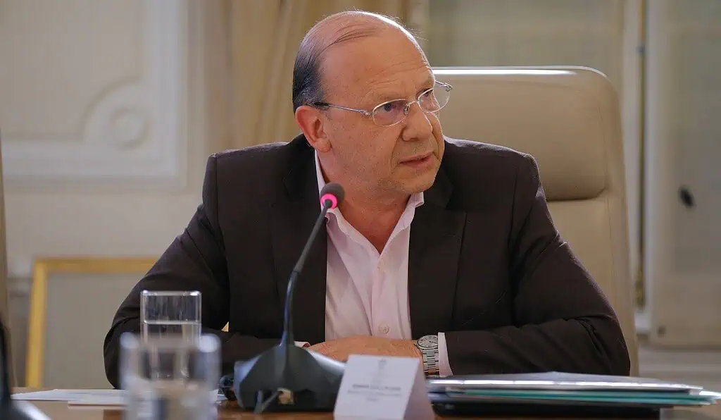 Plan Financiero: Gobierno estima bajonazo del déficit fiscal a 5,1 % del PIB para 2026 Ministro de Hacienda, Germán Ávila.