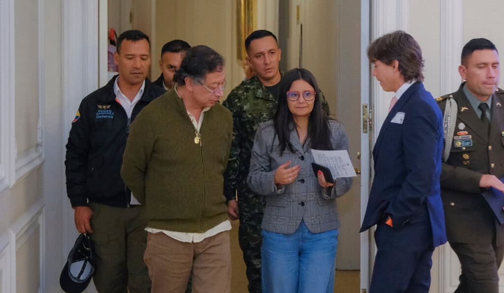 Presidente Gustavo Petro y directora del Dapre, Angie Rodríguez