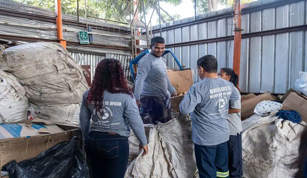 Organizaciones de recicladores de oficio en Cali reciben apoyo para formalización Recicladores de oficio Cali
