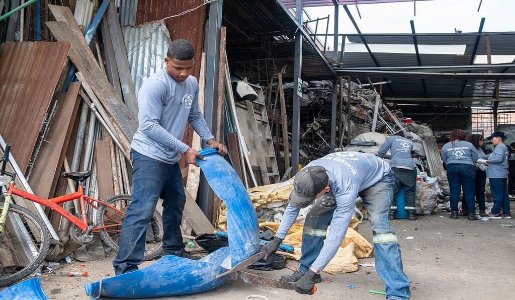 Organizaciones de recicladores de oficio en Cali reciben apoyo para formalización