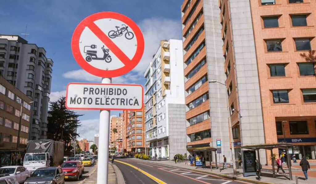 Restricción a ciclomotores y motos eléctricas en Bogotá