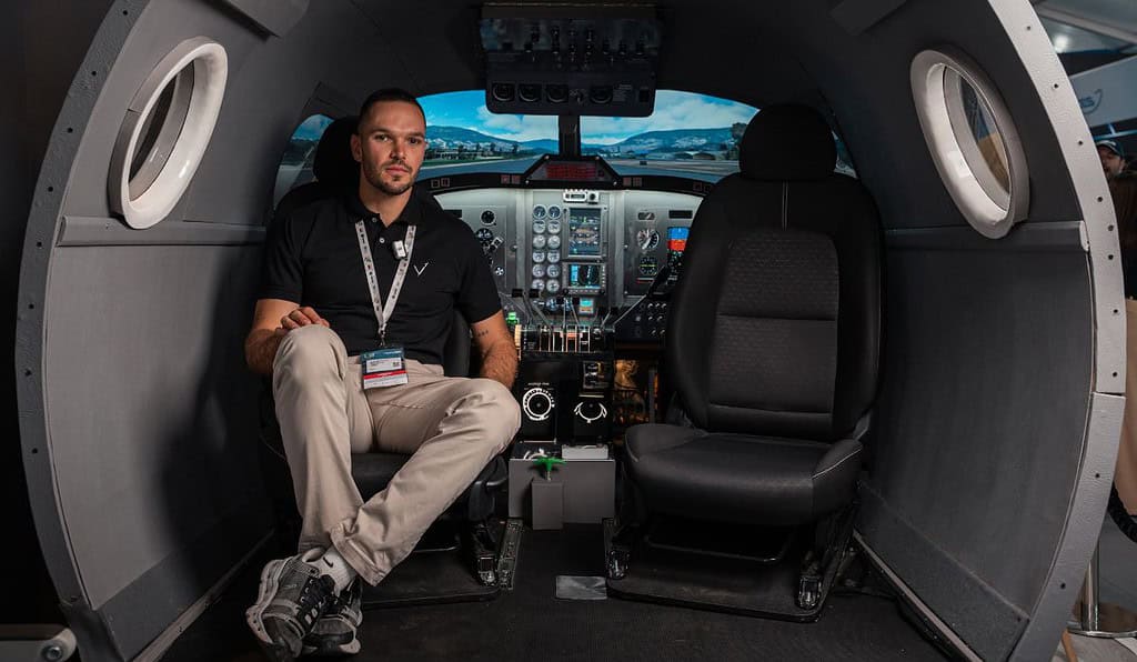 Centro de formación aeronáutica enseña a enfrentar el mundo laboral y situaciones complejas en un vuelo Centro de formación aeronáutica enseña a enfrentar el mundo laboral y situaciones complejas en un vuelo
