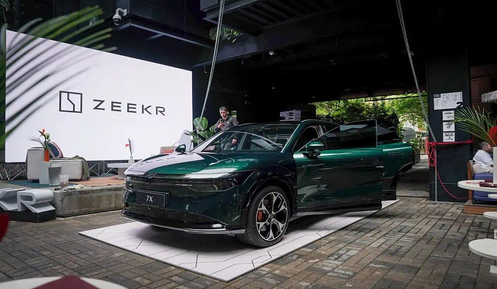 Venta de carros híbridos y eléctricos en Medellín crece en 2025 Zeekr avanza en su expansión en Colombia