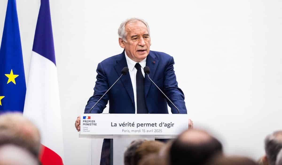 Primer ministro de Francia propone drástico plan de recortes: incluiría pensiones y gasto social