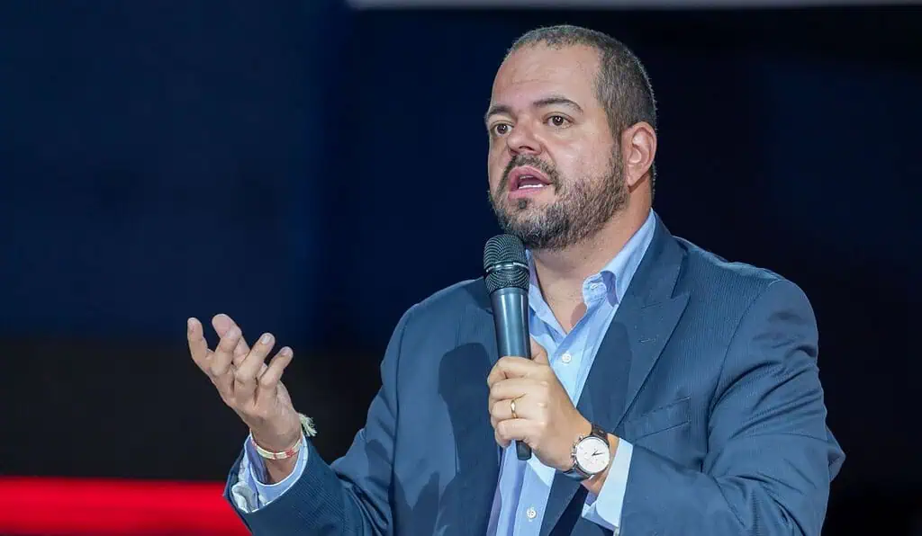 Colombia espera aval final para exportar pollo a Emiratos Árabes y proyecta abrir mercado chino entre 2027 y 2028 Fenavi