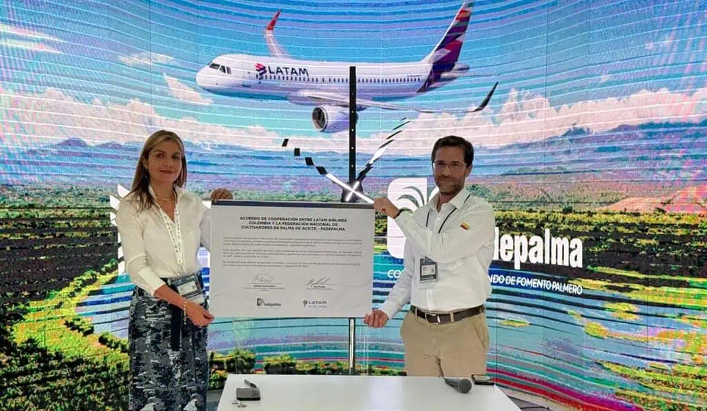 Latam Airlines y Fedepalma firman alianza para impulsar producción de SAF en Colombia Latal Airlines y Fedepalma