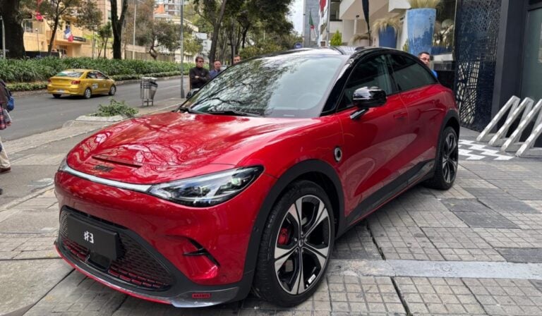 smart #El carro smart #3 está disponible en Colombia en tres versiones.3