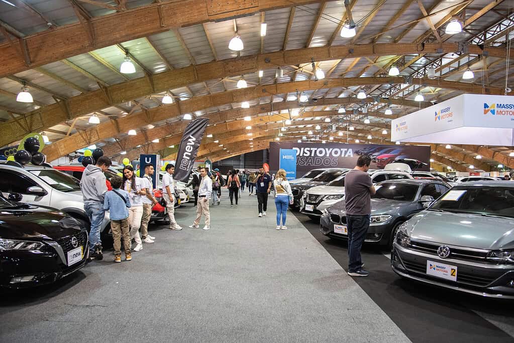 Eduardo Visbal, vicepresidente de Fenalco, destaca la importancia de NextCar para dinamizar el mercado de carros usados en Colombia. Foto: cortesía Corferias.