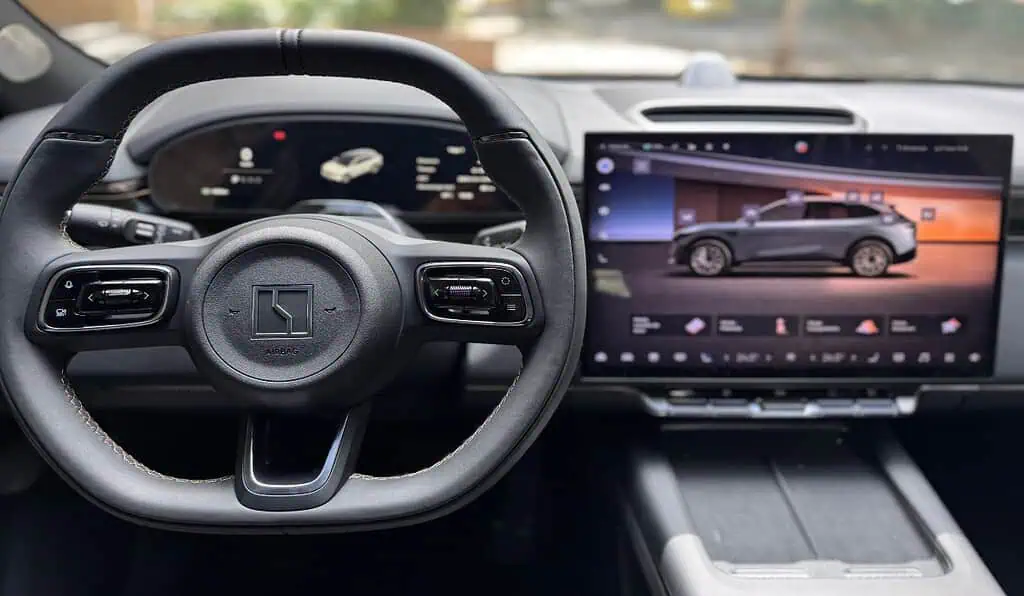 Mercado automotor crecería 8,1% en 2026 impulsado por eléctricos, pero con riesgos por crédito y regulación venta de carros eléctricos