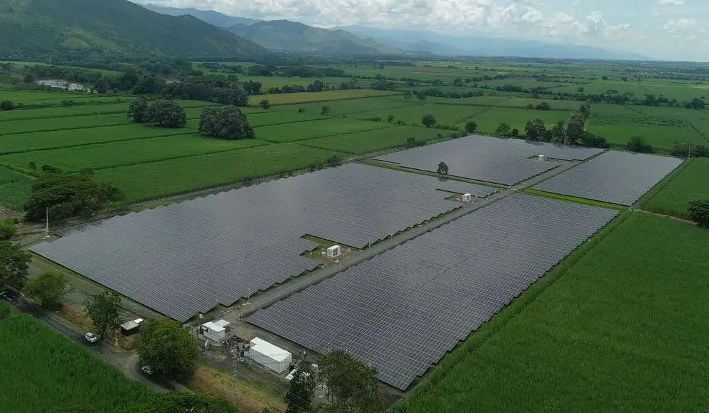 Los tres motores que afina Grupo Argos para acelerar su crecimiento en próximos años A finales de julio comenzó a operar en Buga (Valle) la granja solar número 20 de la plataforma que tiene Celsia con Cubico Sustainable Investments. Foto: Celsia