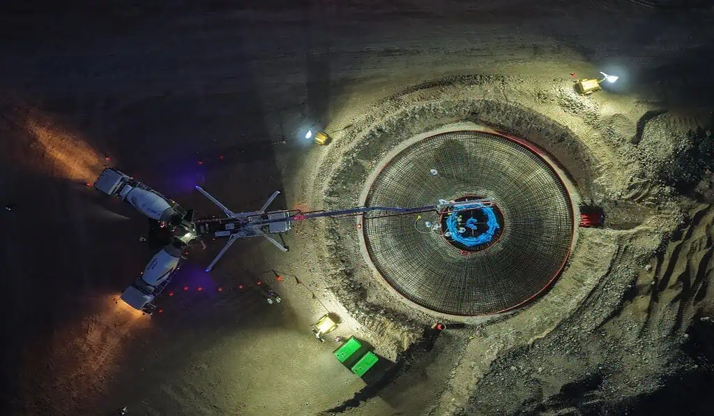Los tres motores que afina Grupo Argos para acelerar su crecimiento en próximos años Obras de cimentación para los aerogeneradores que Celsia instalará en su Parque Eólico Caravelí, en Arequipa (Perú). Foto: Celsia