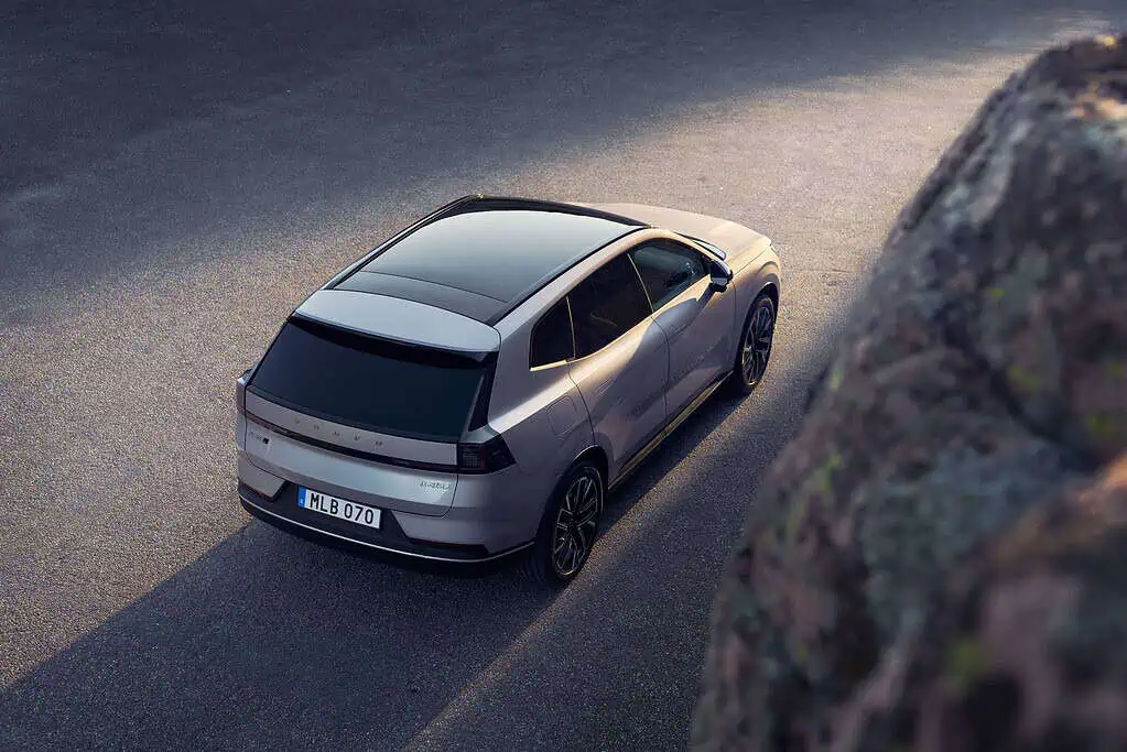 Volvo Cars presentó su primer híbrido enchufable: ¿Cuántos kilómetros aguanta su batería? Parte trasera del nuevo Volvo. Foto: cortesía.