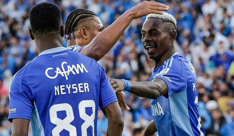 El caso Néyser Villarreal: ¿Pueden los futbolistas ponerse camisetas de sus equipos rivales?