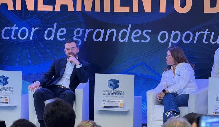 Alcalde de Bogotá, Carlos Fernando Galán y gerente del Acueducto, Natasha Avendaño