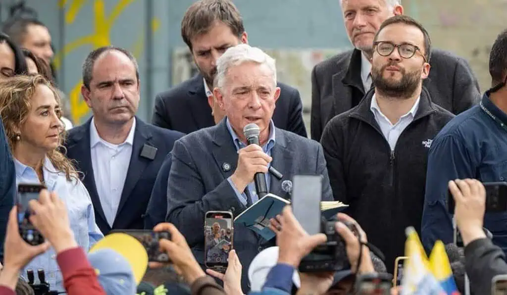 Listas al Congreso calientan la campaña: pugnas internas y fichas fuertes marcan la carrera al 2026 Álvaro Uribe