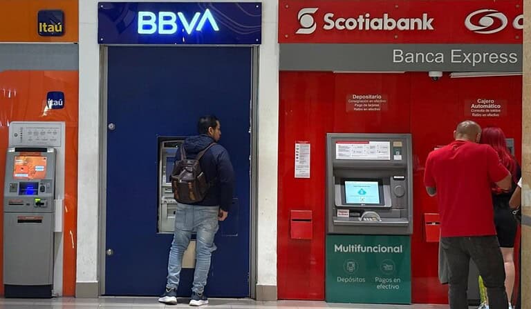 Bancos en Pereira reabrirán de forma gradual tras terremoto: habilitarán oficinas móviles Cajeros electrónicos en Colombia