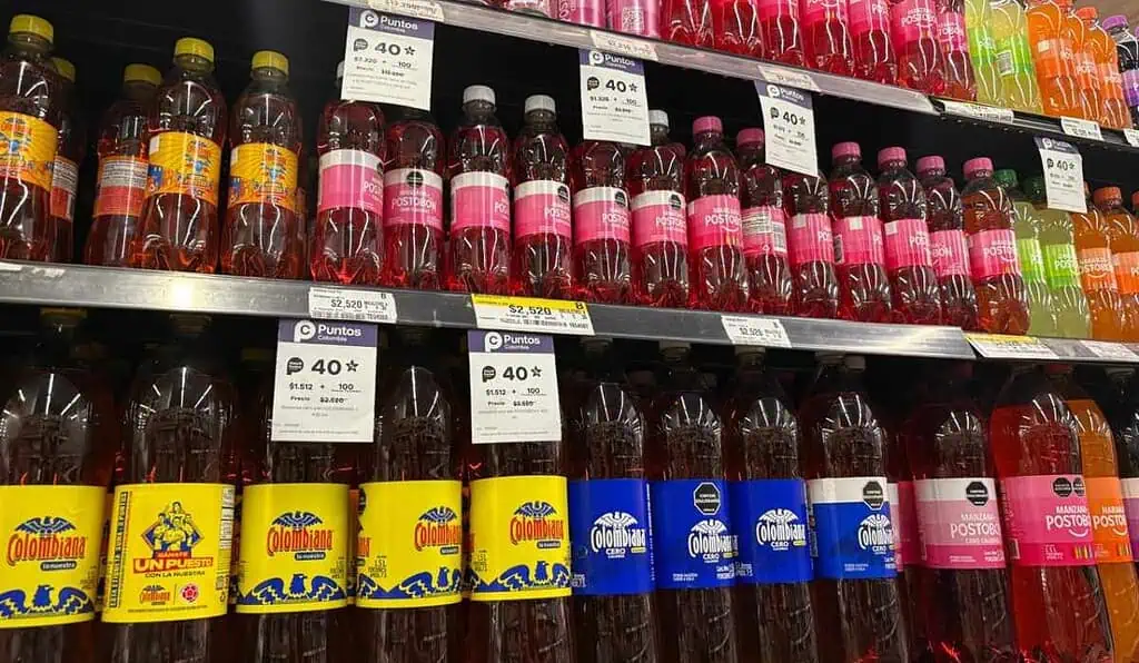 Gobierno del presidente Abelardo de la Espriella busca poner impuestos a las bebidas con edulcorantes Gaseosas de Postobón