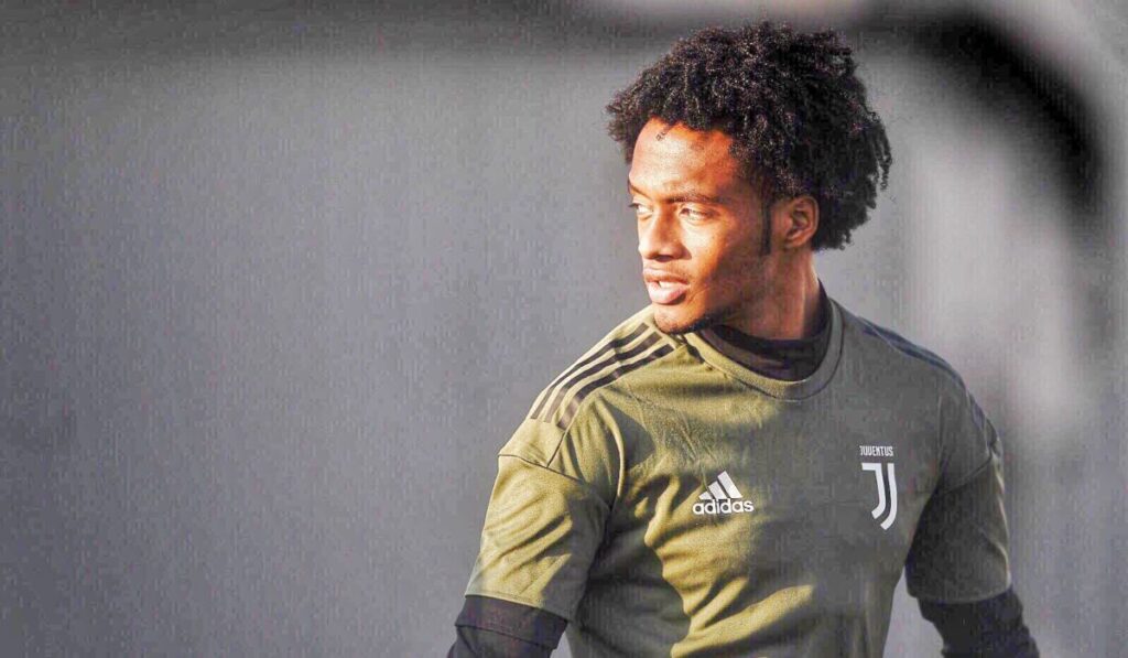 Cuadrado ganó cinco títulos de Serie A, cuatro Copas de Italia y tres Supercopas, todos obtenidos durante su paso por Juventus. 