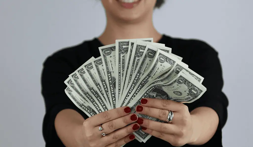 Dólar abre a la baja en Colombia y se acerca a la zona de $3.700 Dólar en Colombia
