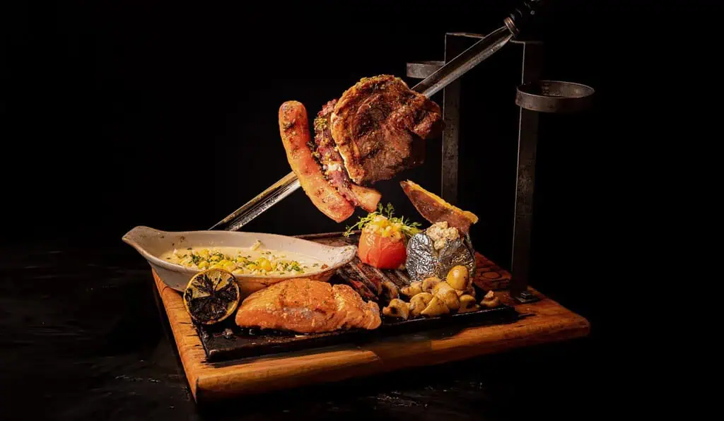 JW Marriott Bogotá abrió nuevo restaurante de carnes con cortes premium y 200 etiquetas de vino Factory Steak & Lobster