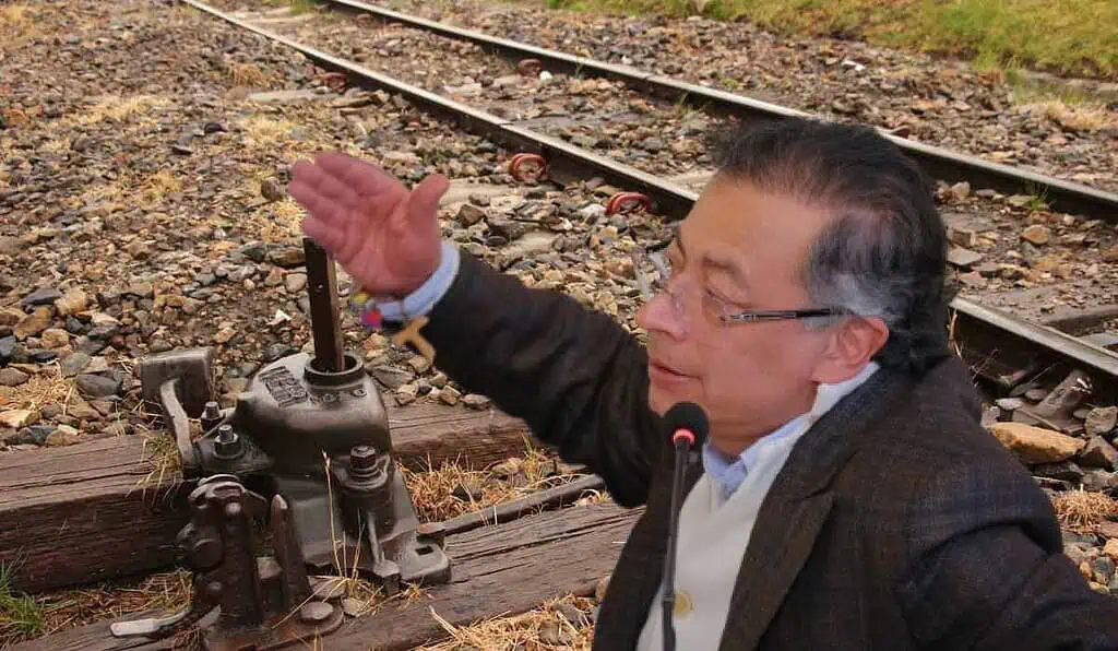 Gobierno Petro da paso clave para que China diseñe megaproyectos férreos en Colombia Gustavo Petro proyecto de Tren interoceánico