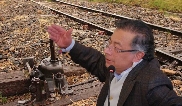 Gustavo Petro proyecto de Tren interoceánico