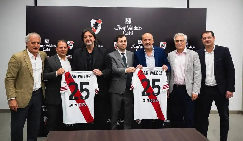 Juan Valdez podría vender, al menos, 90.000 tazas de café en el Monumental de River Plate gracias a este negocio clave Juan Valdez podría vender, al menos, 90.000 tazas de café en el Monumental de River Plate gracias a este negocio clave