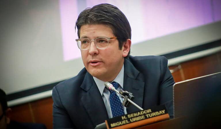 Honras fúnebres de Miguel Uribe se harán en Congreso