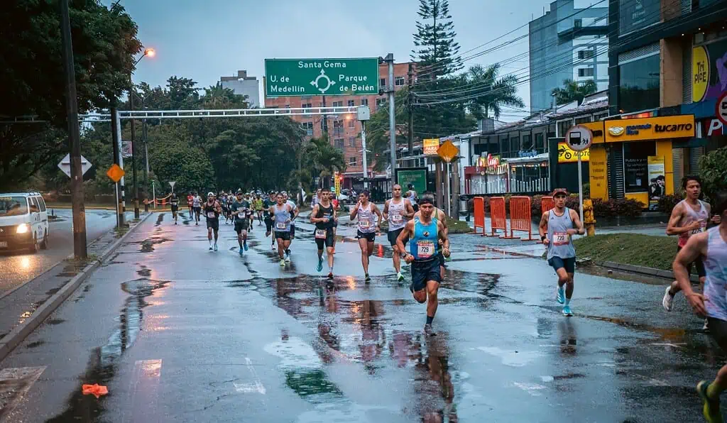 Maratón de Medellín presentó oficialmente la camiseta y medalla de la carrera Maratón Medellín
