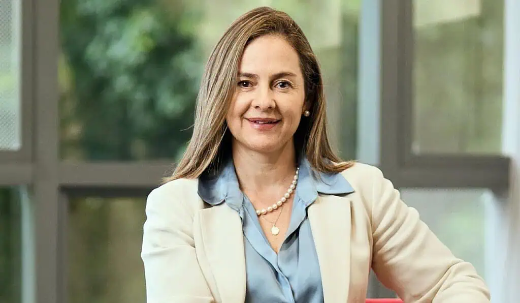 Banco Santander Colombia ejecutó su primera emisión de bonos sostenibles en Bolsa Martha Woodcock, presidenta del Banco Santander Colombia