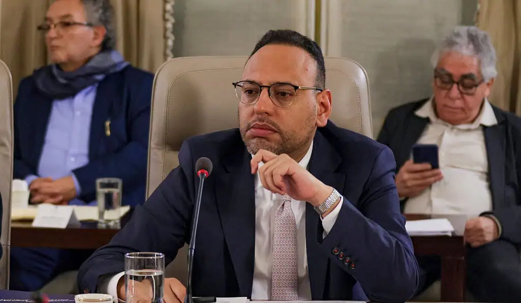 MinTIC aclara que Canal 1 no tendrá caducidad anticipada: en 2027 habrá nueva licitación Ministro de las TIC, Julián Molina