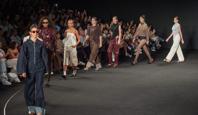 Pasarela Non Stop Ouzzo.