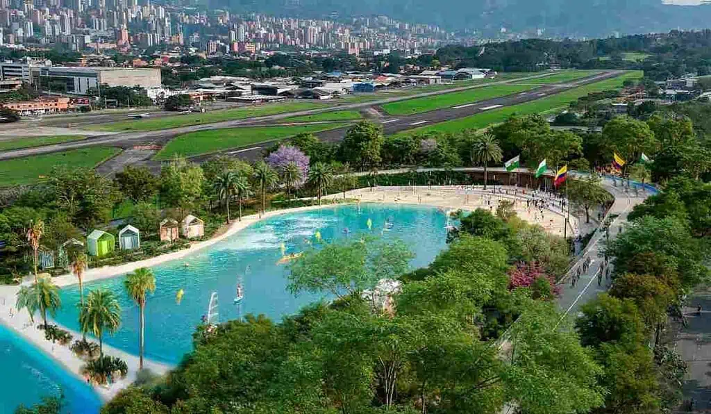 Medellín tendrá imponente playa: ‘Mar’ será más grande que Taganga y similar a principal de San Andrés Playa de Medellín sería más grande que Taganga en Santa Marta