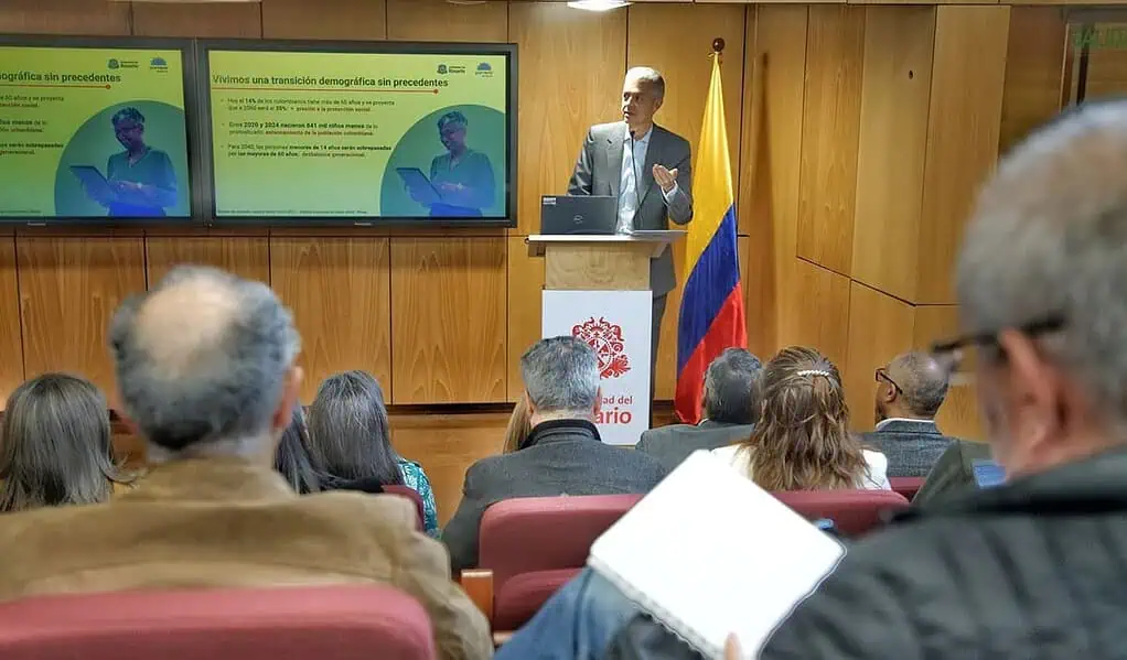 Premio Innova Mayor: un reconocimiento que visibiliza el talento y la productividad de los adultos mayores en el país Premio Innova Mayor2025