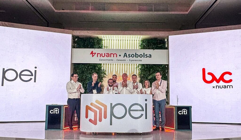 Toque de campana de Pei, por su colocación de títulos participativos