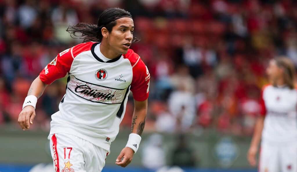 La trayectoria de Dayro Moreno en el mercado de fichajes es un claro reflejo de los picos de su rendimiento. 