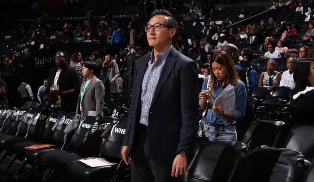 Dueño de histórico equipo de la NBA lanza una nueva liga de baloncesto en Asia: Generaría US$2.700 millones anuales Dueño de histórico equipo de la NBA lanza una nueva liga de baloncesto en Asia: Generaría US$2.700 millones anuales