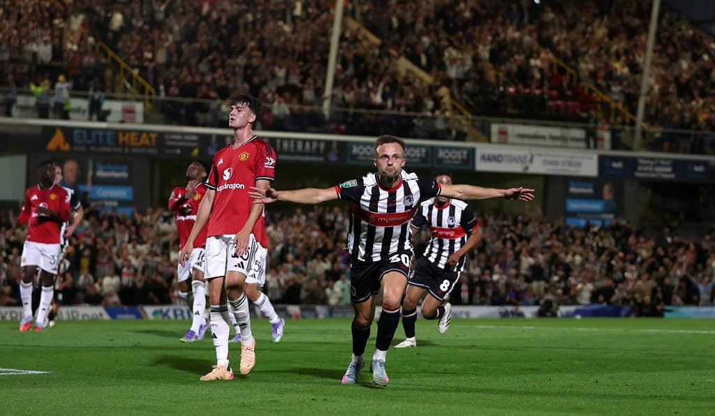 Un equipo de cuarta división hunde al Manchester United en una nueva crisis empresarial: Acciones cayeron