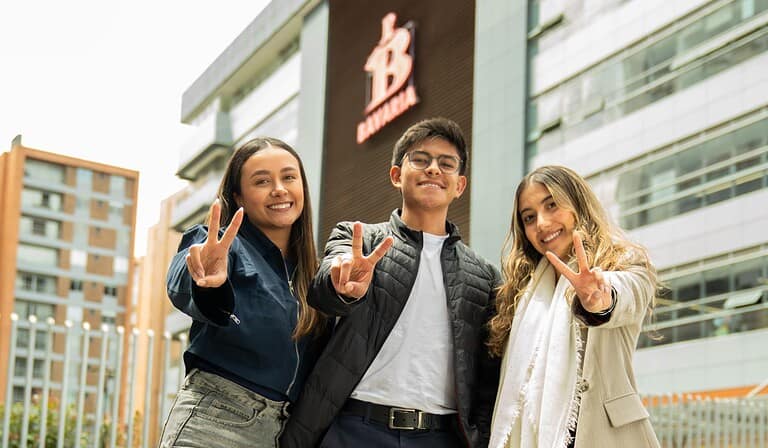 La convocatoria está dirigida a estudiantes mayores de edad, que cursen último o penúltimo semestre de universidad